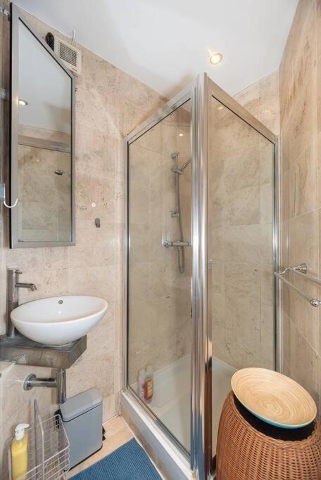 Discover London Central 2 Bedroom In Kensington Extérieur photo