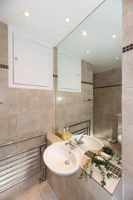 Discover London Central 2 Bedroom In Kensington Extérieur photo